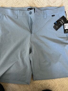 Travis Mathew Men's Pale Blue Performance Flat-Front Shorts